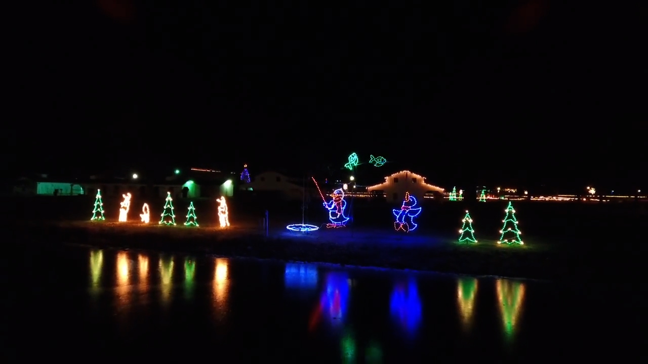 Downstate Illinois Road Trip Roundup: Light Up Your Holidays! 